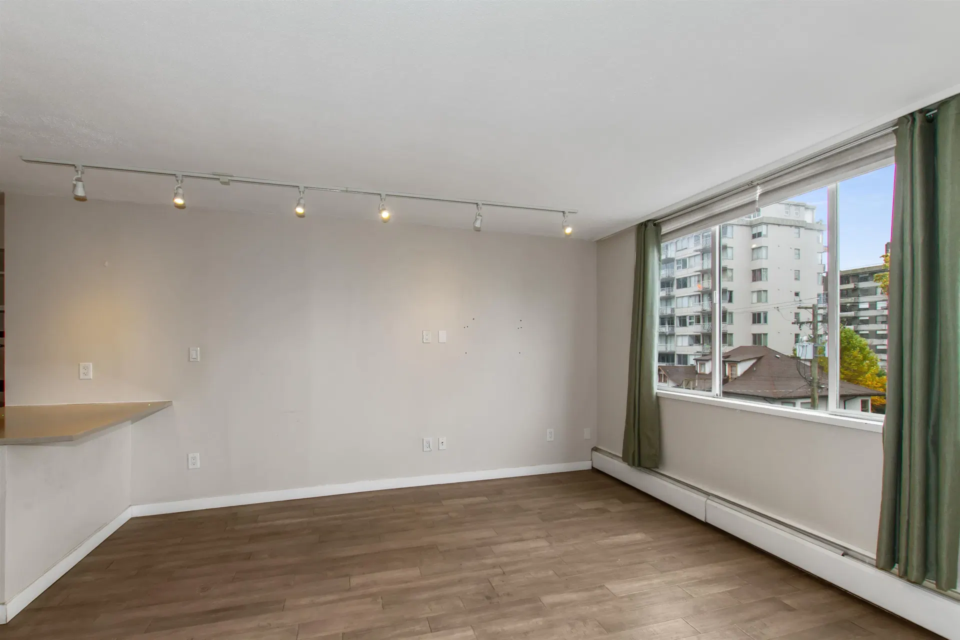 Photo 5 of 20 at #308 – 1250 Burnaby Street