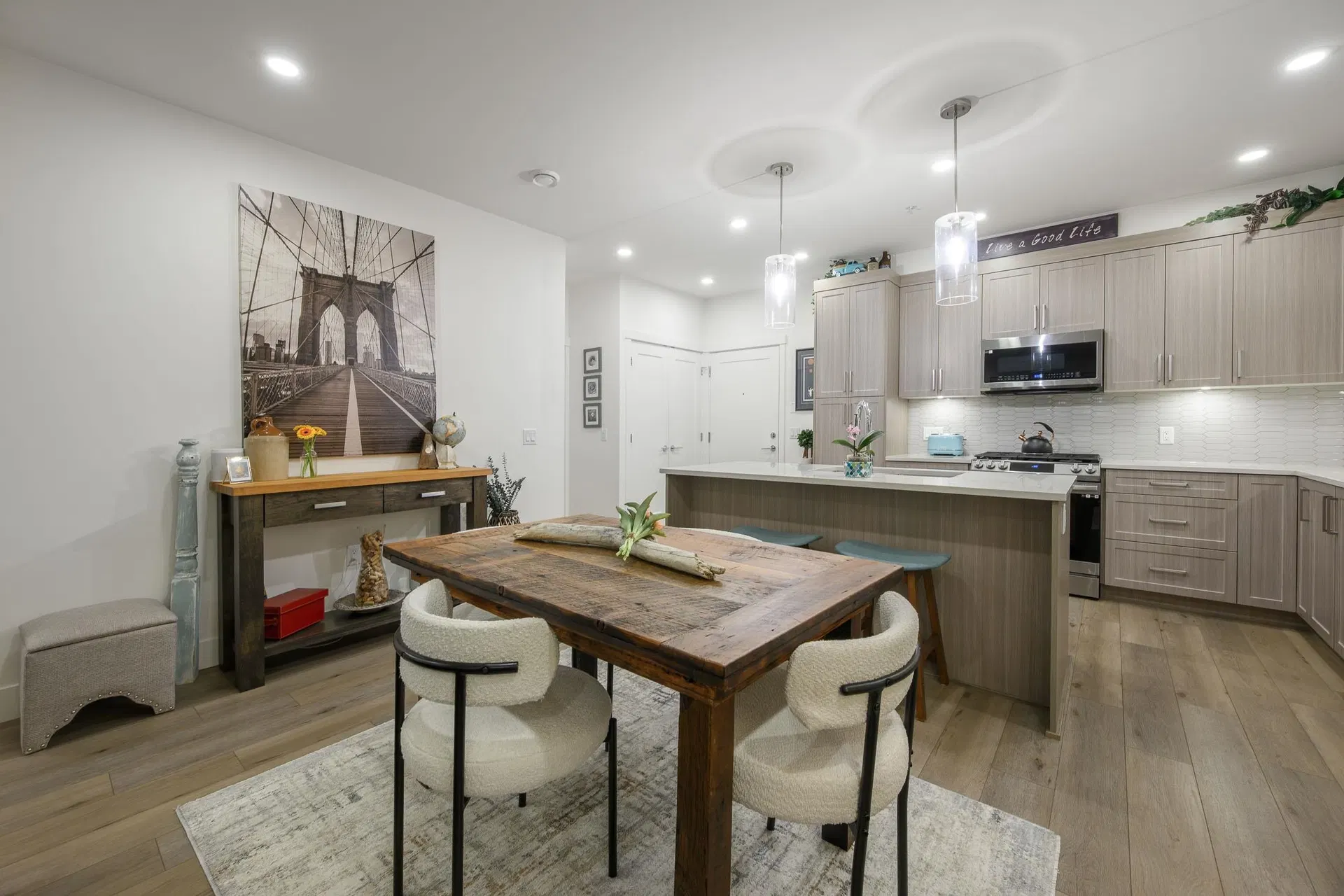 Photo 4 of 32 at #316 – 22633 Selkirk Avenue