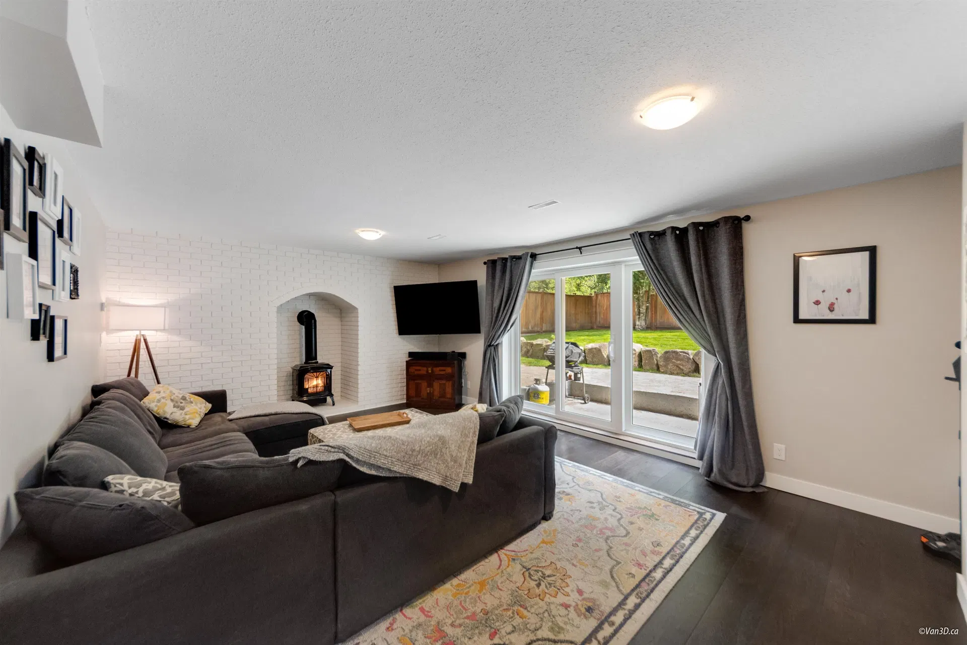 Photo 4 of 40 at 38582 Westway Avenue