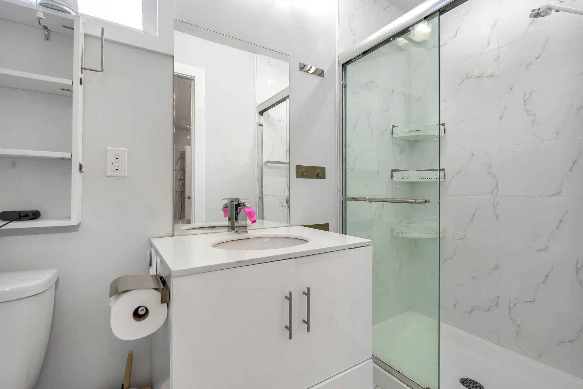 Photo 5 of 7 at 10865 152 Street
