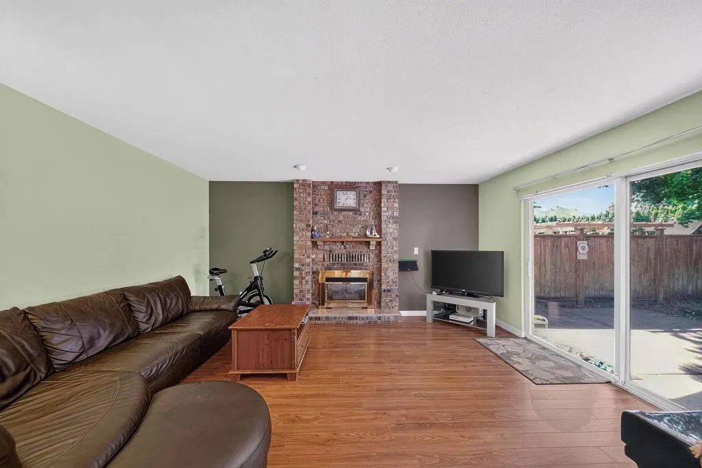 Photo 4 of 21 at 6391 Bouchard Court