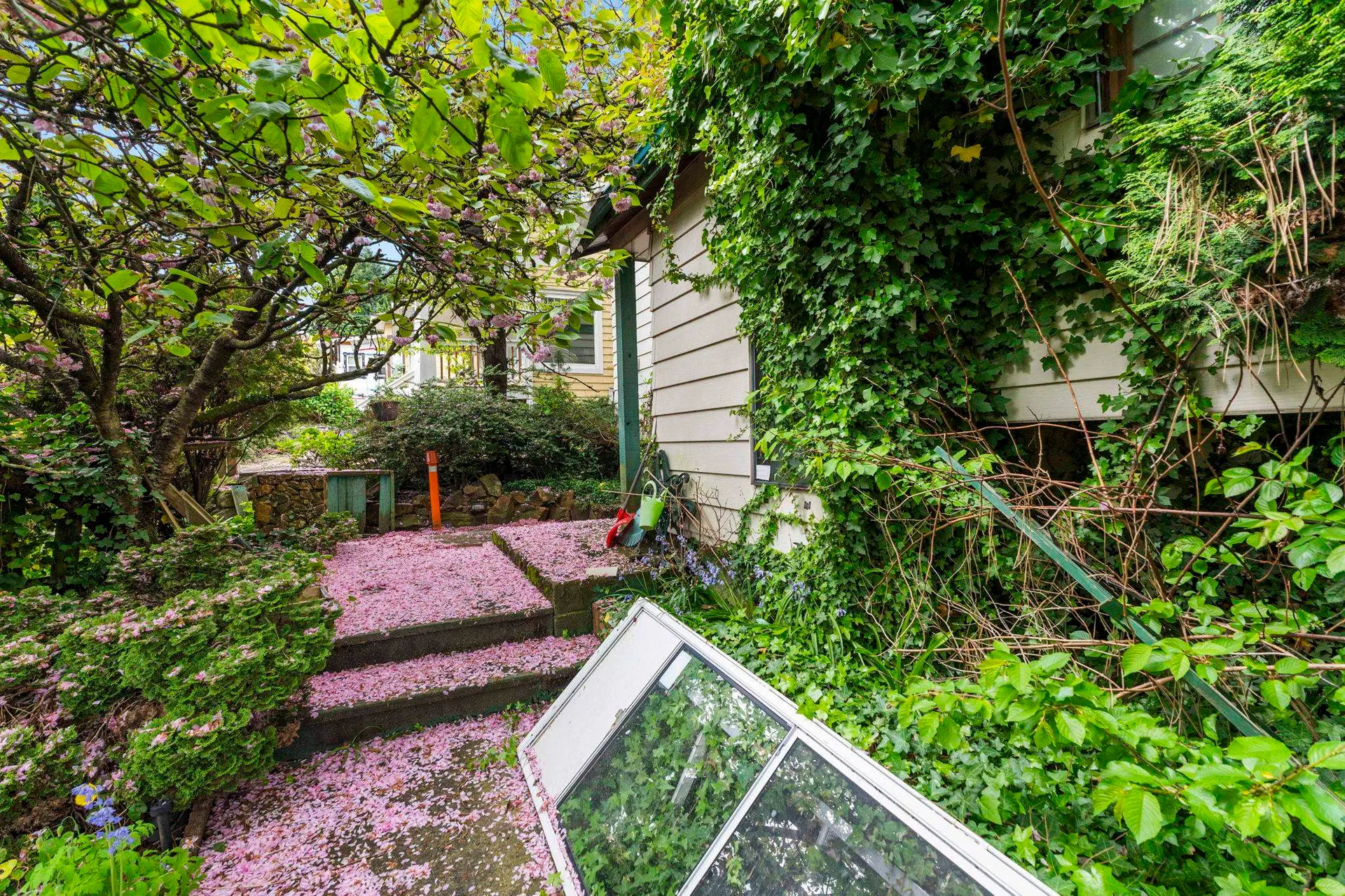 Photo 5 of 19 at 451 E Eighth Avenue