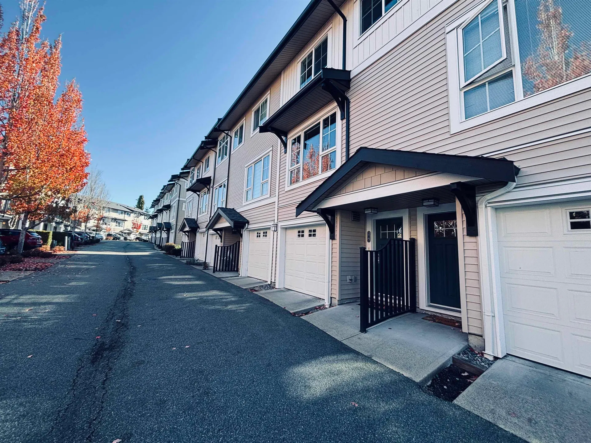 Photo 2 of 16 at #186 – 2450 161a Street