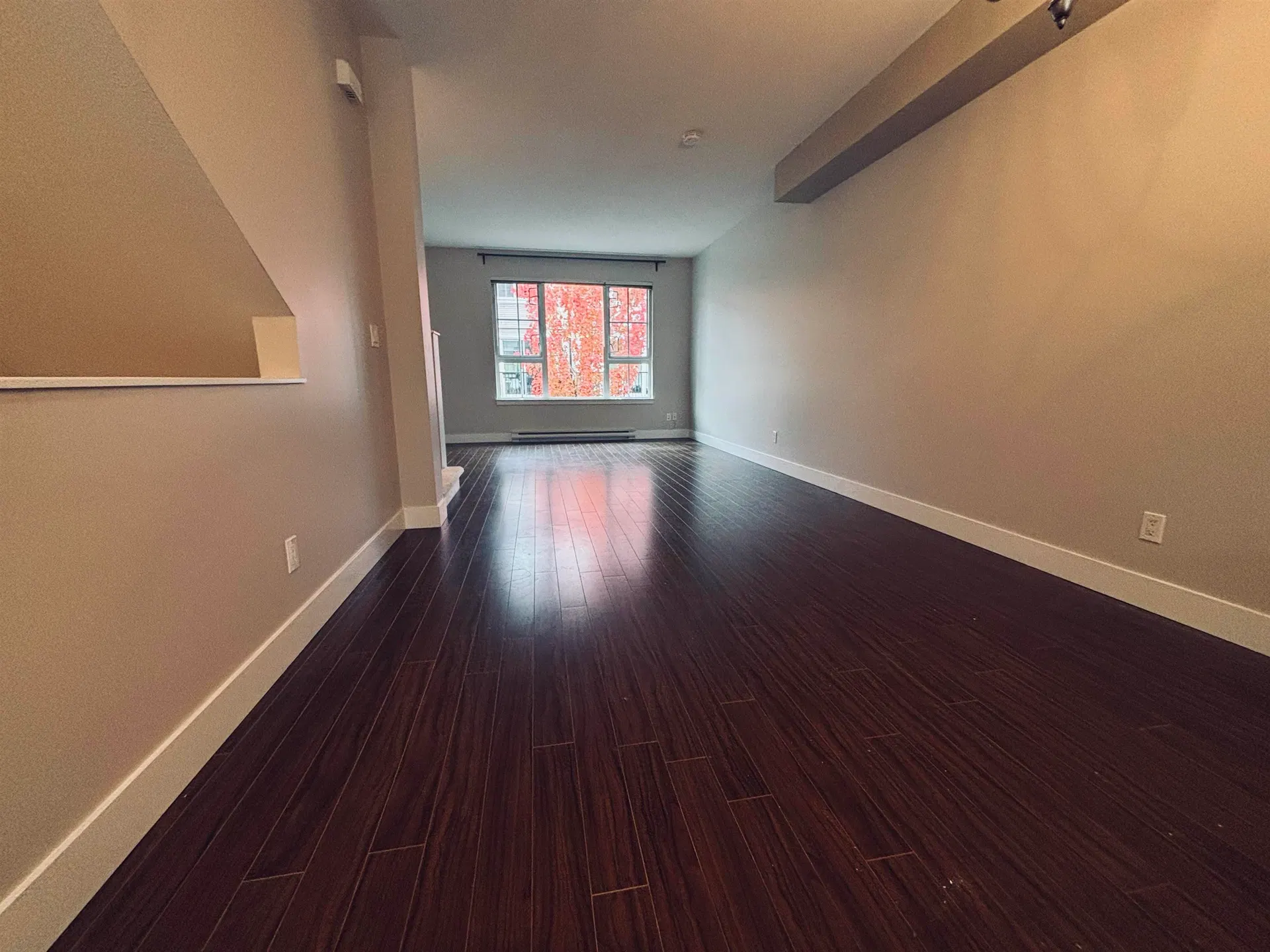 Photo 4 of 16 at #186 – 2450 161a Street