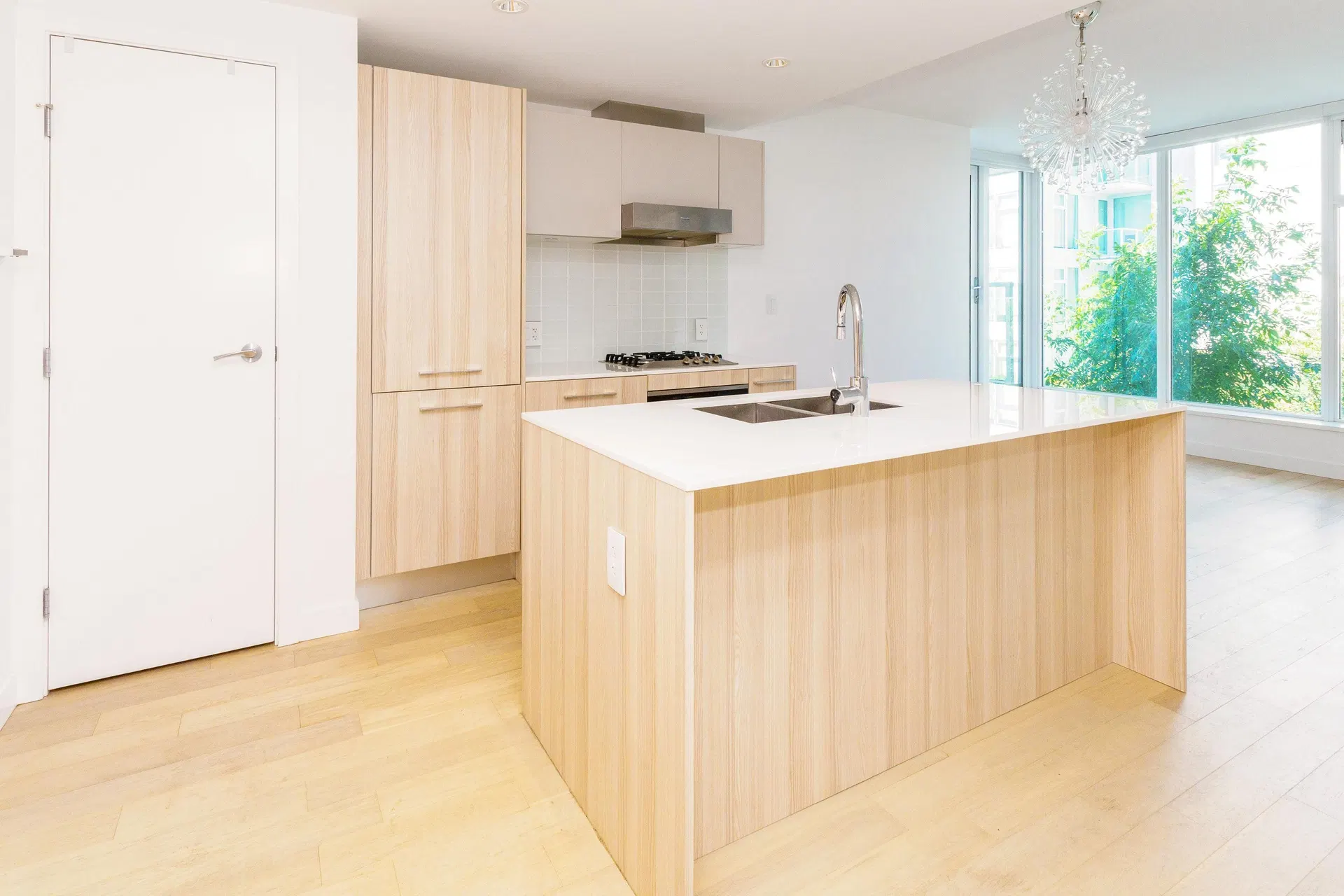 Photo 2 of 30 at #510 – 2221 E 30th Avenue
