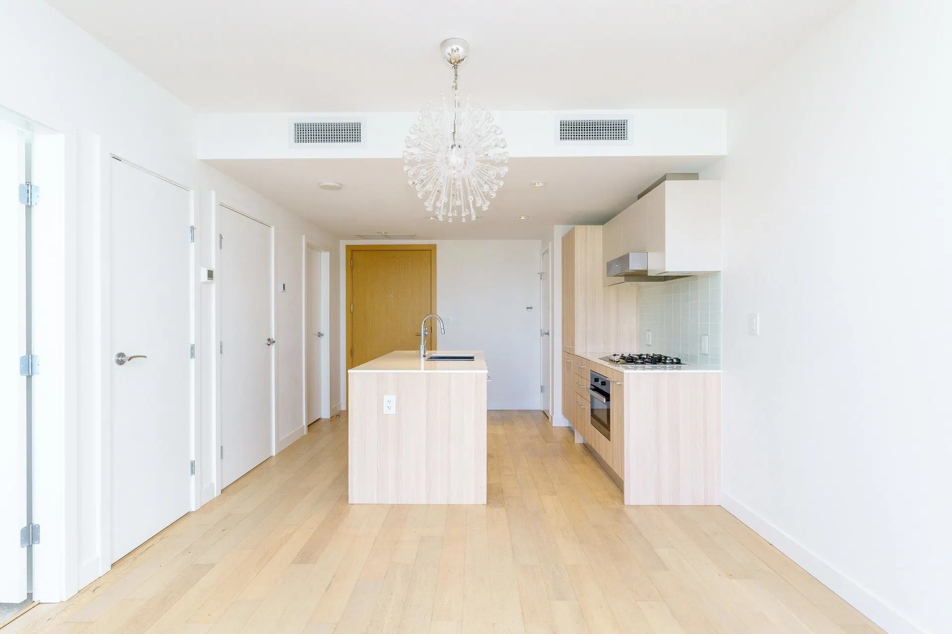 Photo 4 of 30 at #510 – 2221 E 30th Avenue