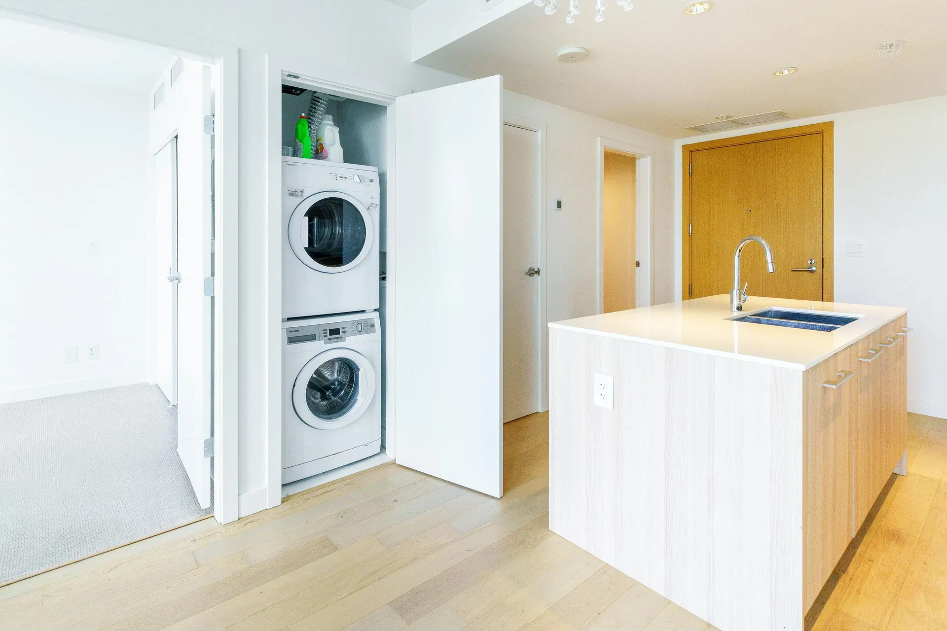 Photo 5 of 30 at #510 – 2221 E 30th Avenue