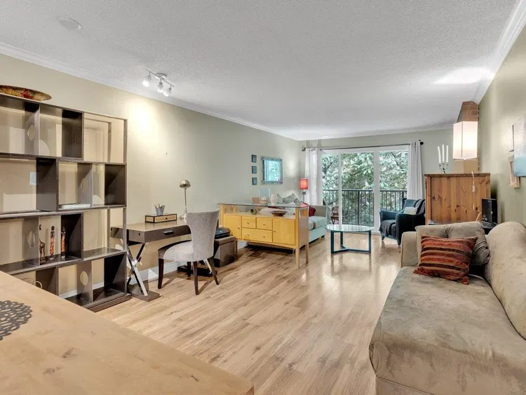 Photo 3 of 20 at #303 – 1234 Pendrell Street