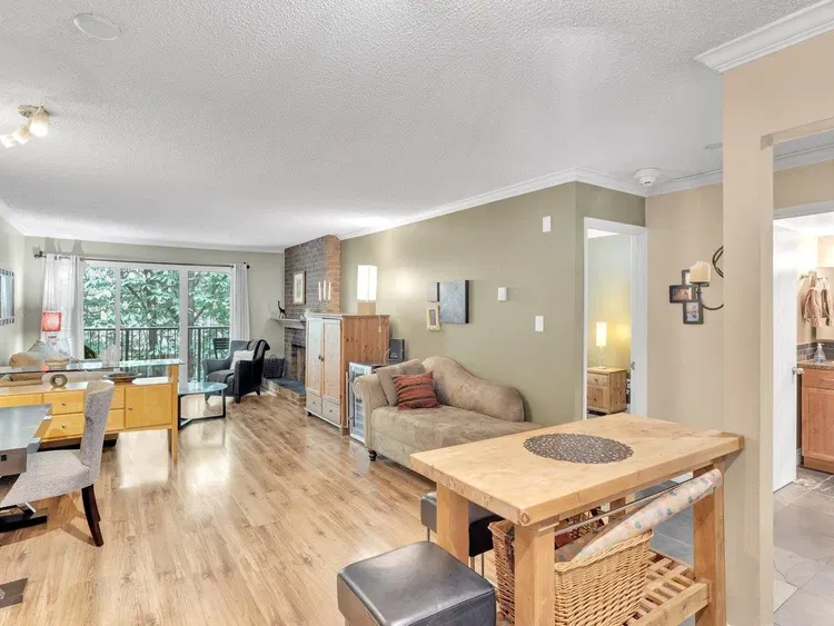 Photo 5 of 20 at #303 – 1234 Pendrell Street