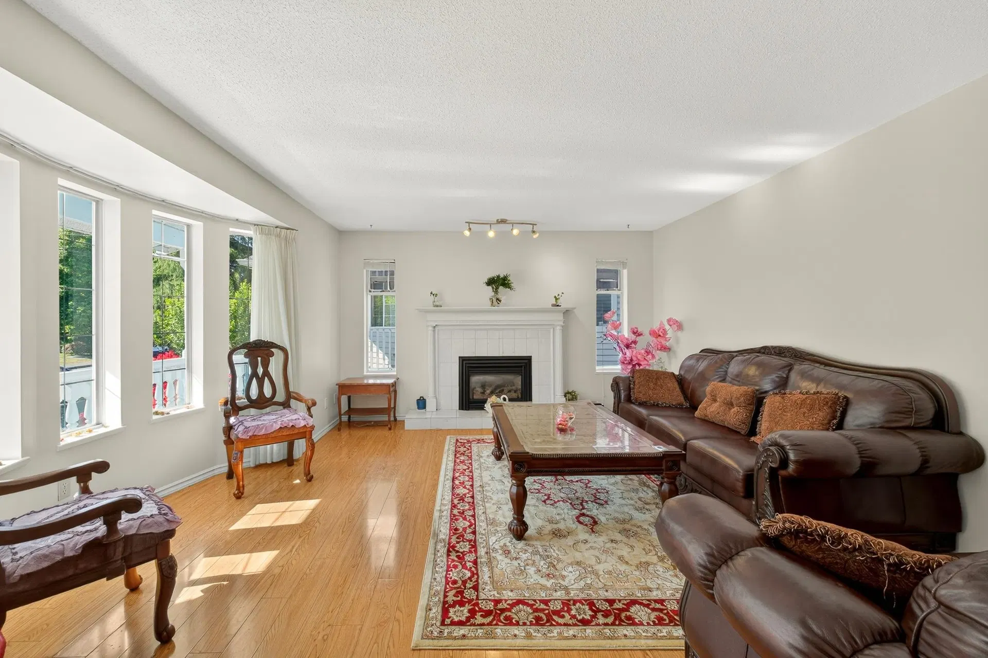 Photo 5 of 38 at 4460 Atlee Avenue