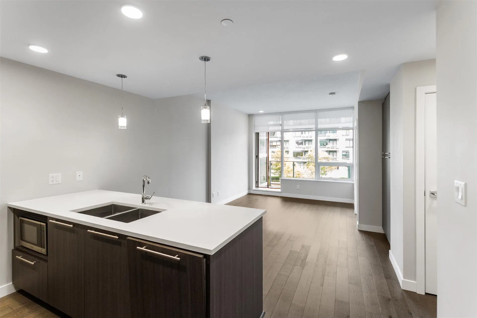 Photo 3 of 22 at #305 – 4963 Cambie Street