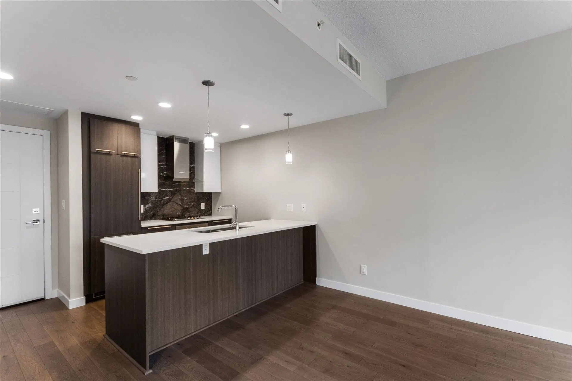 Photo 4 of 22 at #305 – 4963 Cambie Street