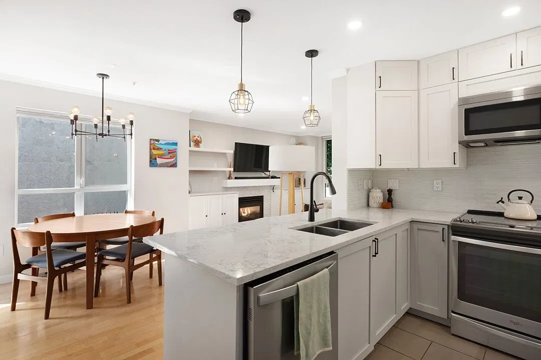 Photo 2 of 14 at #203 – 3235 W 4th Avenue
