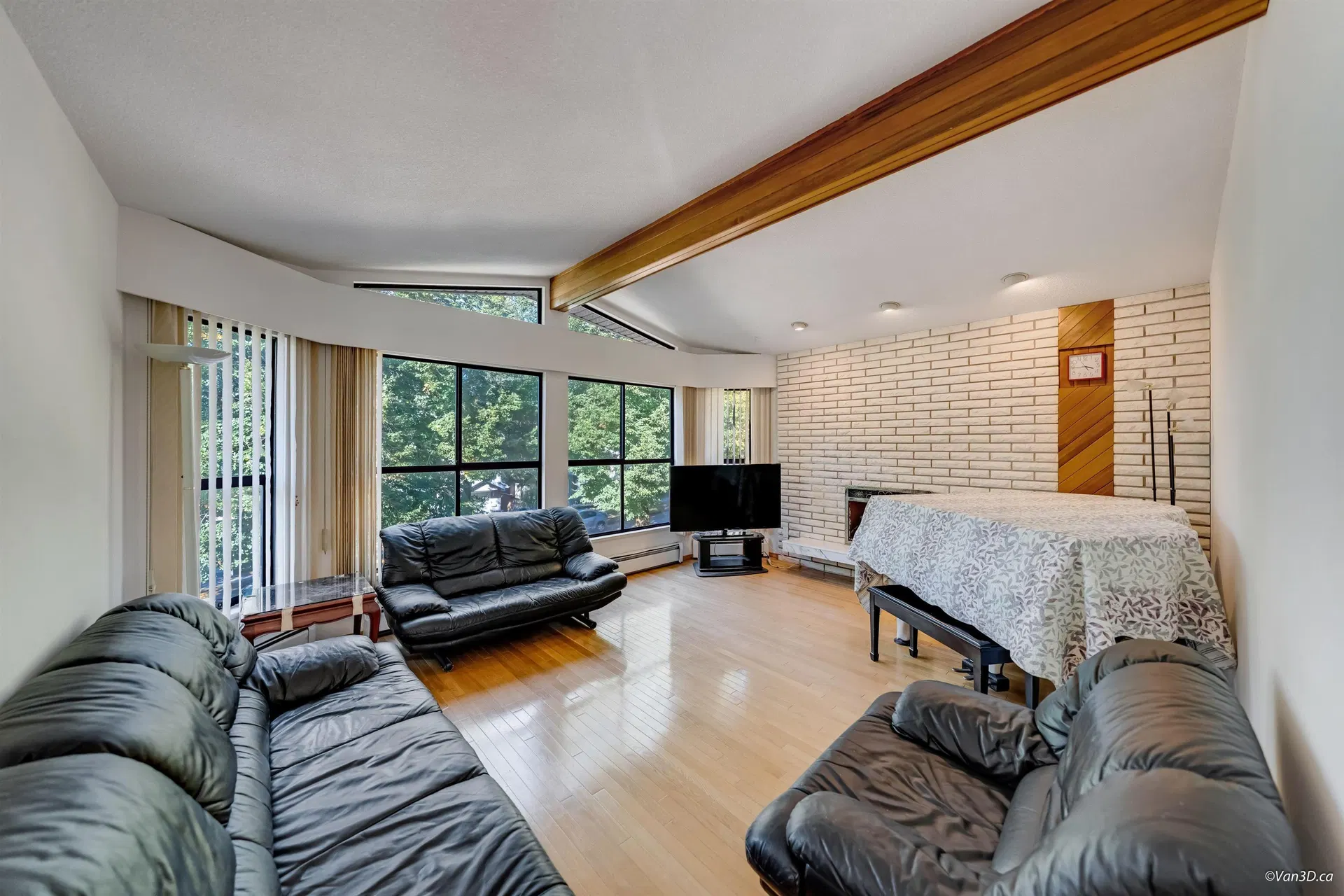Photo 5 of 39 at 3056 E 28th Avenue