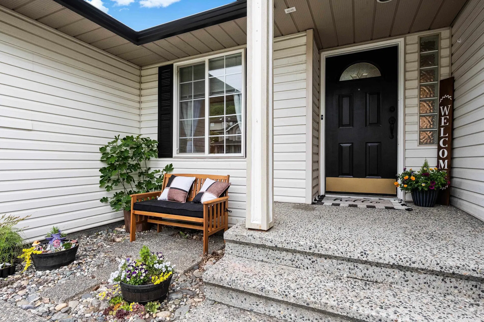 Photo 3 of 40 at 46733 Sylvan Drive