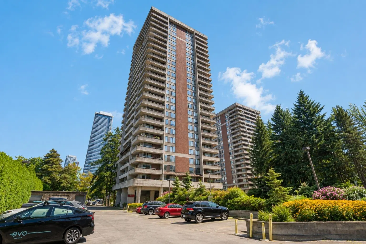 #1701 – 3755 Bartlett Court