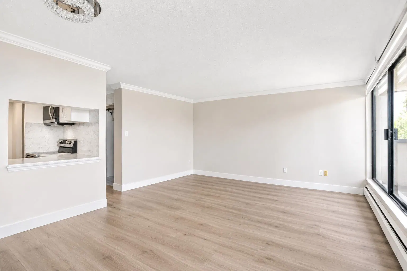 Photo 3 of 37 at #1701 – 3755 Bartlett Court