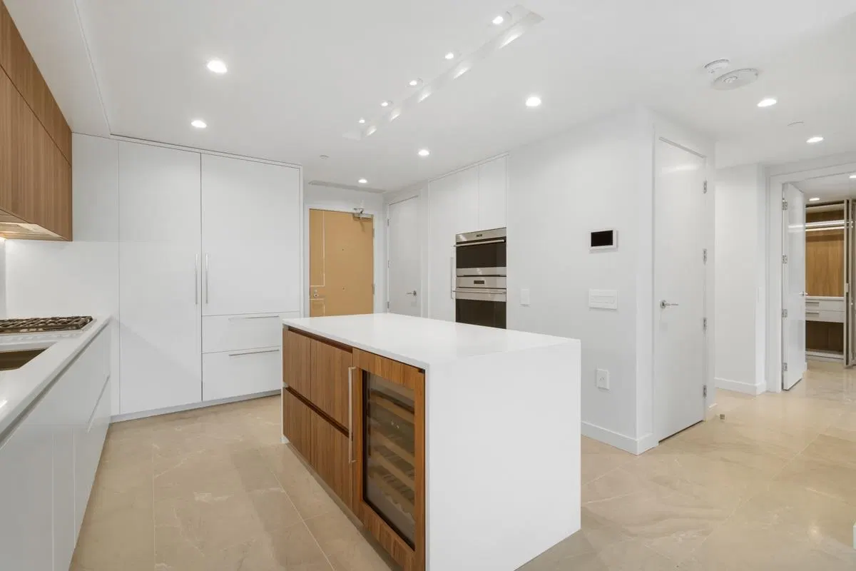 Photo 3 of 21 at #1103 – 885 Cambie Street