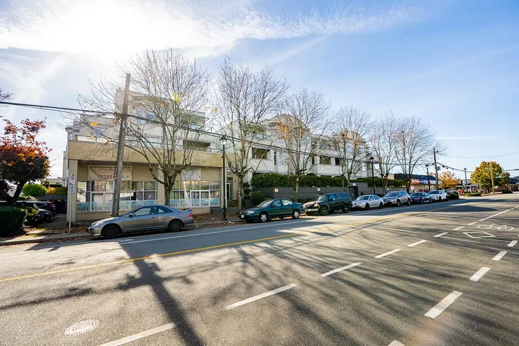 Photo 2 of 10 at #213 – 20860 56 Avenue