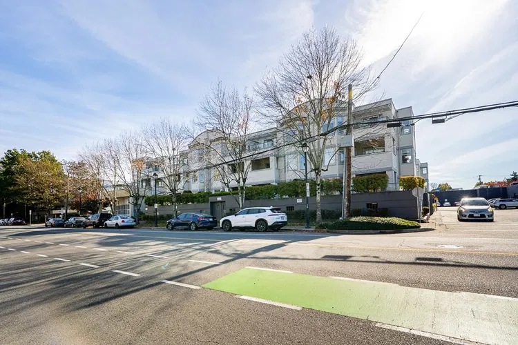 Photo 3 of 10 at #213 – 20860 56 Avenue