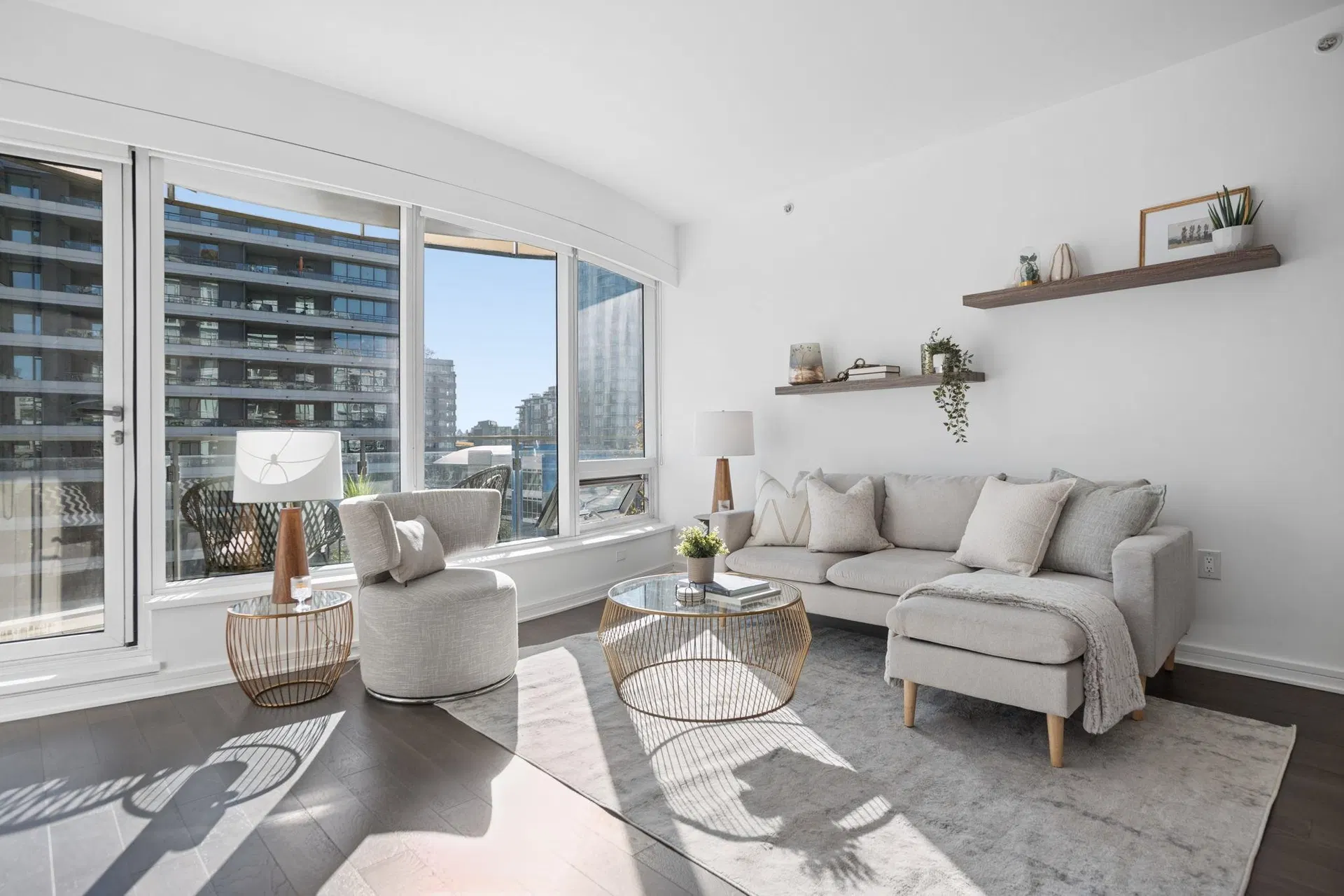#606 – 1661 Ontario Street