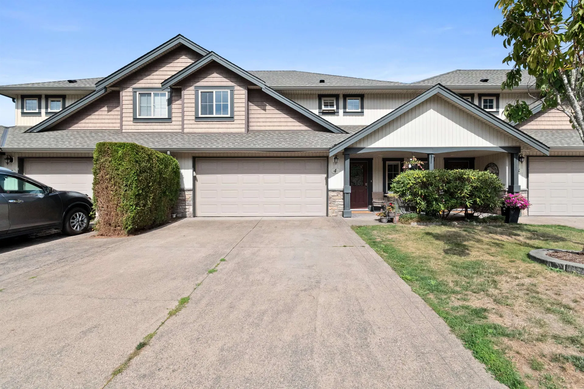 Photo 1 of 37 at #4 – 44523 Mclaren Drive
