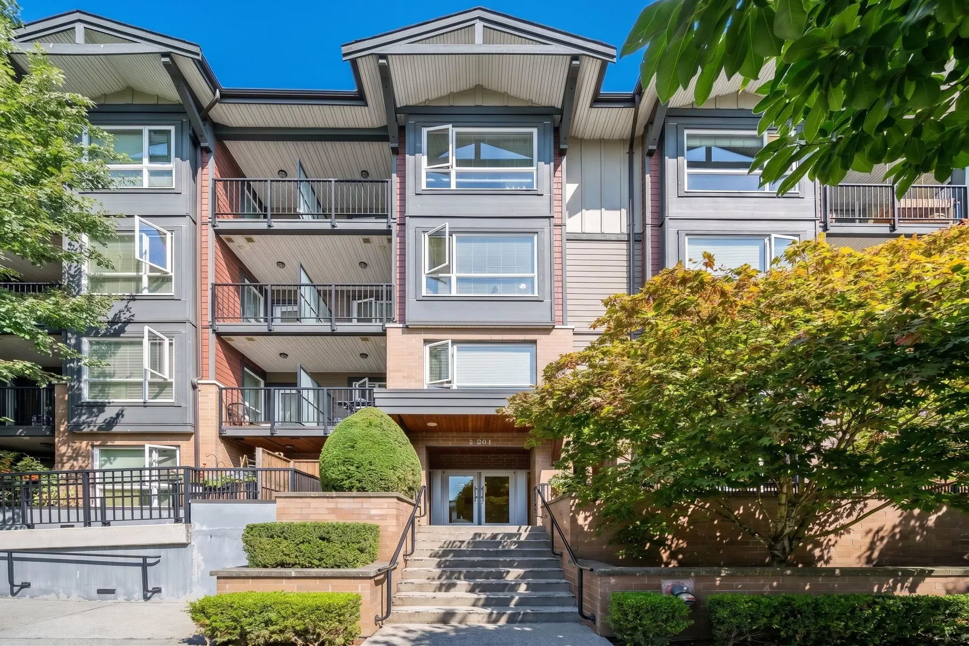 #308 – 2351 Kelly Avenue