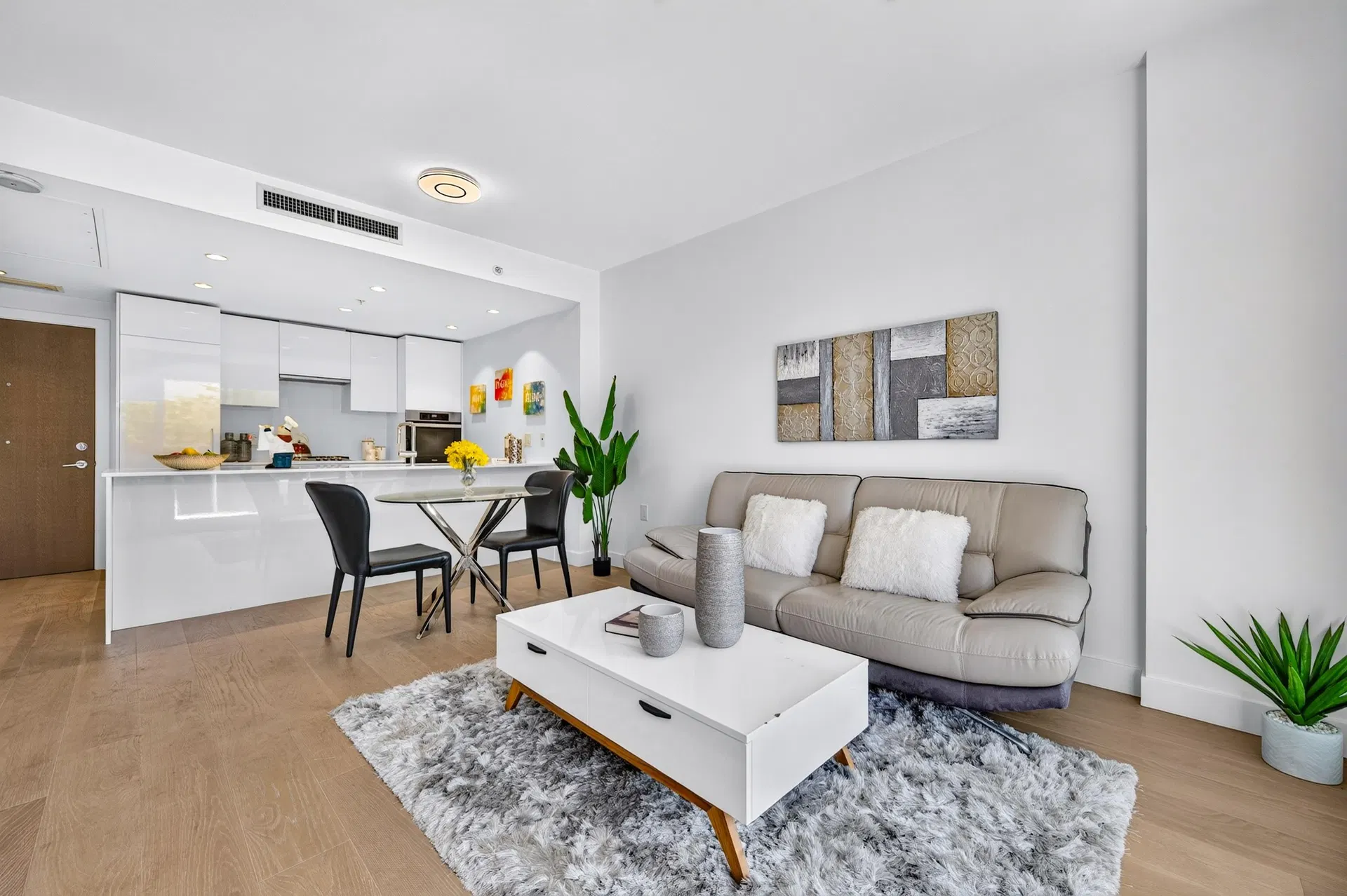 Photo 3 of 37 at #611 – 5788 Gilbert Road