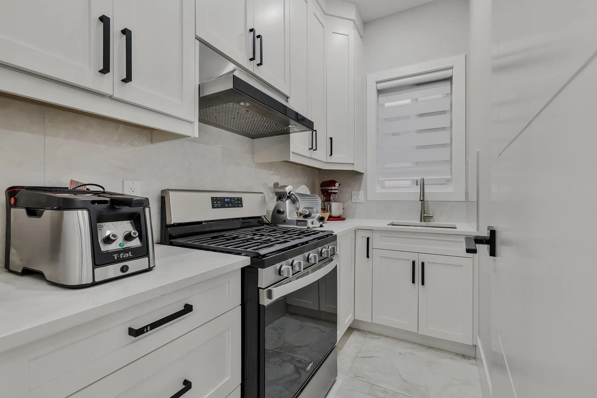 Photo 5 of 40 at 20671 76b Avenue