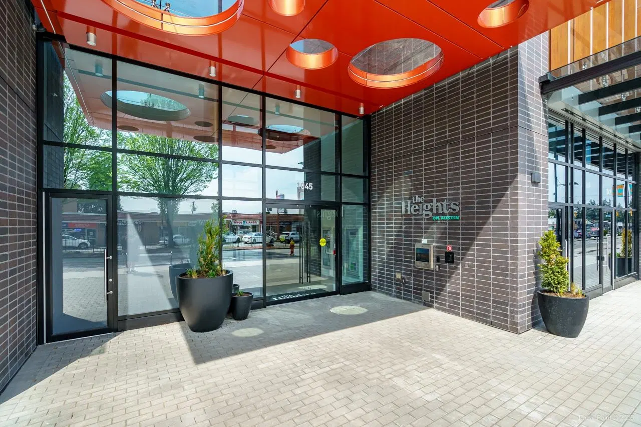 Photo 2 of 27 at #2101 – 1045 Austin Avenue