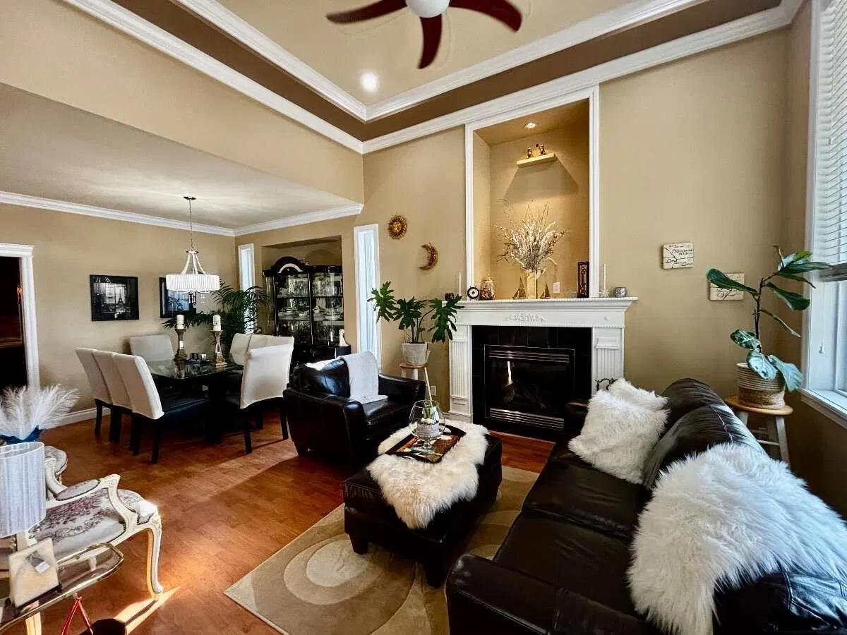 Photo 5 of 23 at 11084 N Fuller Crescent