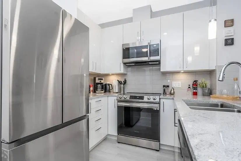 Photo 3 of 23 at #400 – 32690 14th Avenue