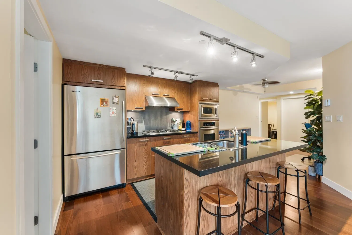 Photo 5 of 21 at #431 – 3228 Tupper Street