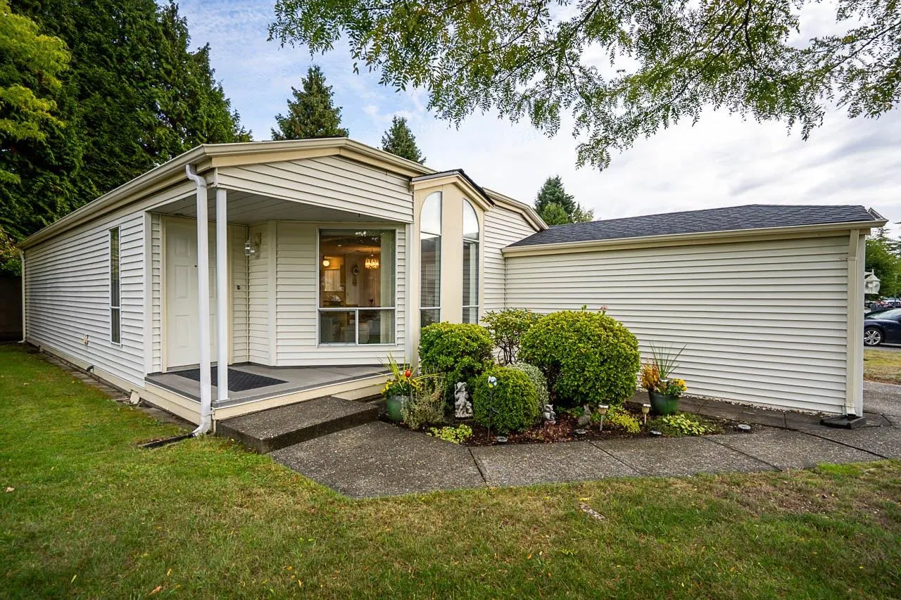 Photo 3 of 37 at #1 – 2345 Cranley Drive