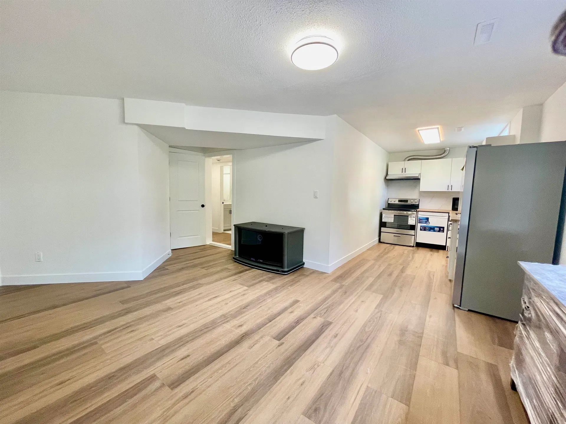 Photo 2 of 11 at LOWER LEVEL – 1695X 84 Avenue