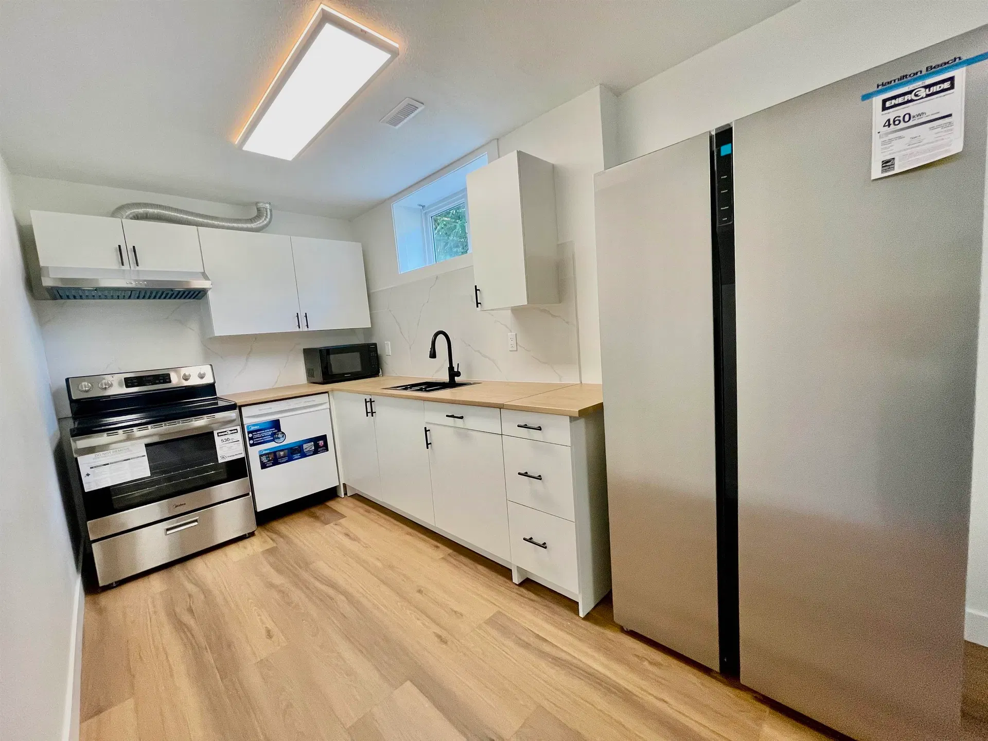 Photo 3 of 11 at LOWER LEVEL – 1695X 84 Avenue