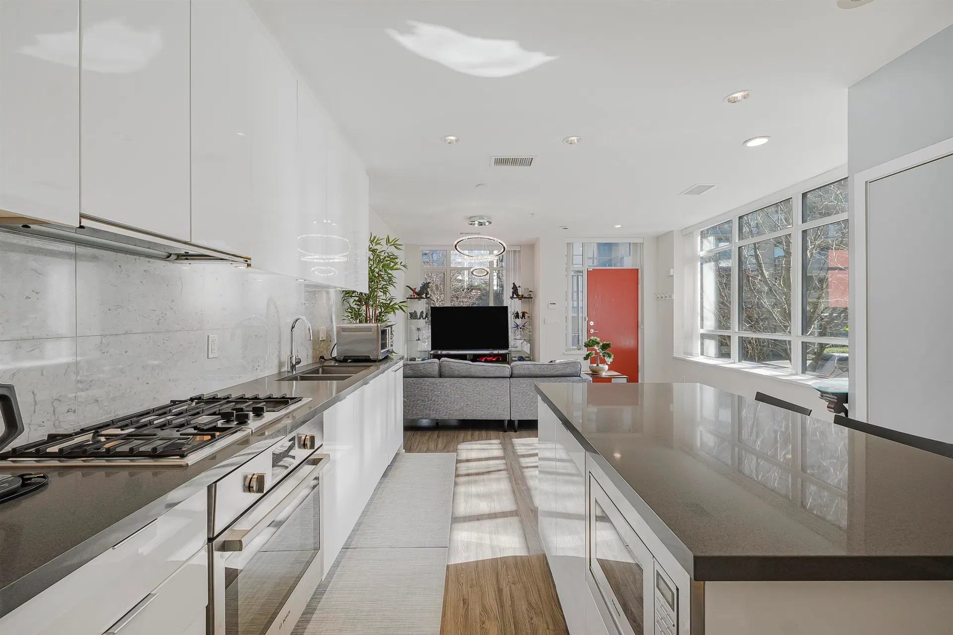Photo 4 of 14 at #21 – 7338 Gollner Avenue