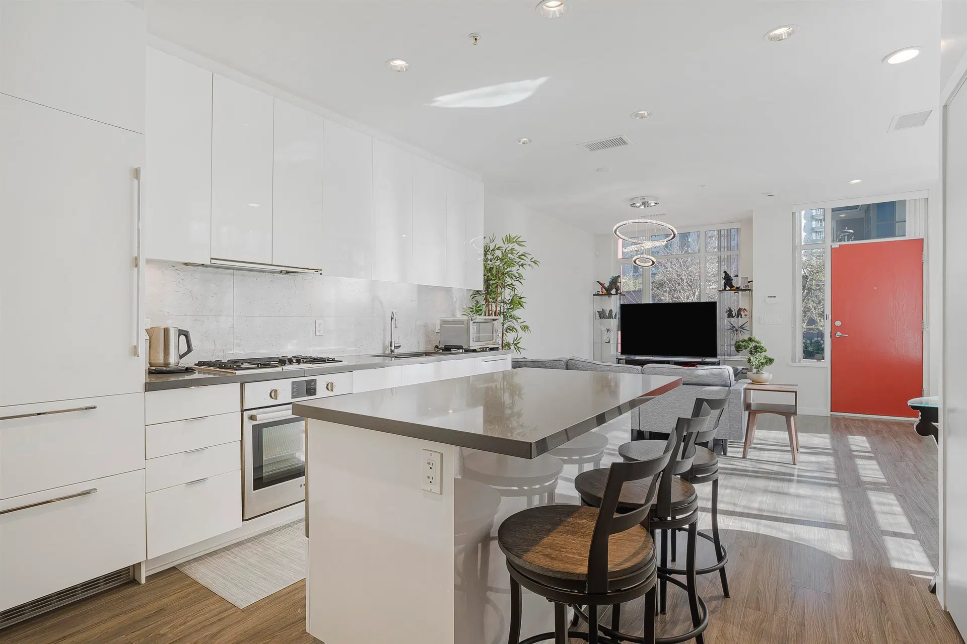 Photo 5 of 14 at #21 – 7338 Gollner Avenue