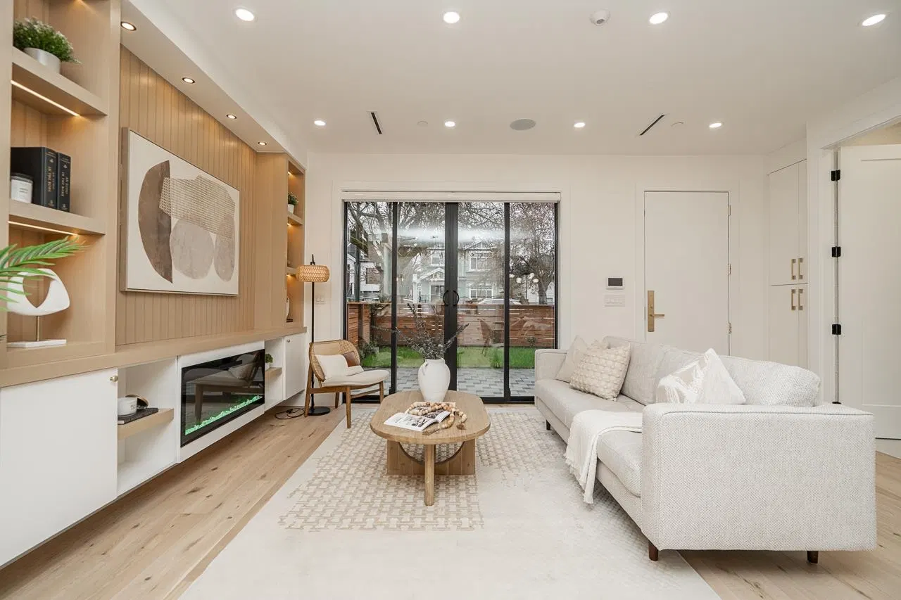 Photo 4 of 32 at #1 – 150 E 51st Avenue