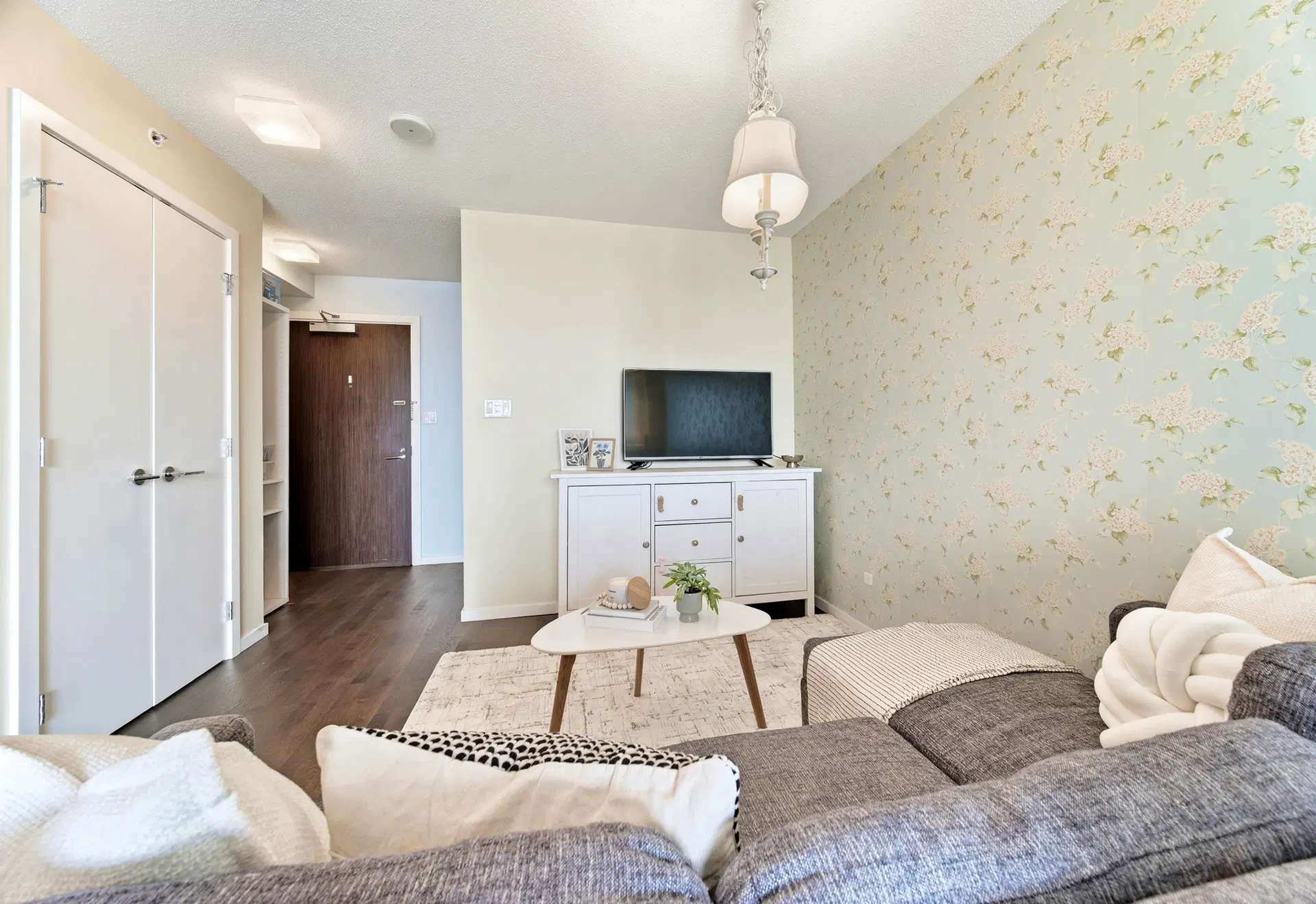 Photo 4 of 31 at #1209 – 7888 Ackroyd Road