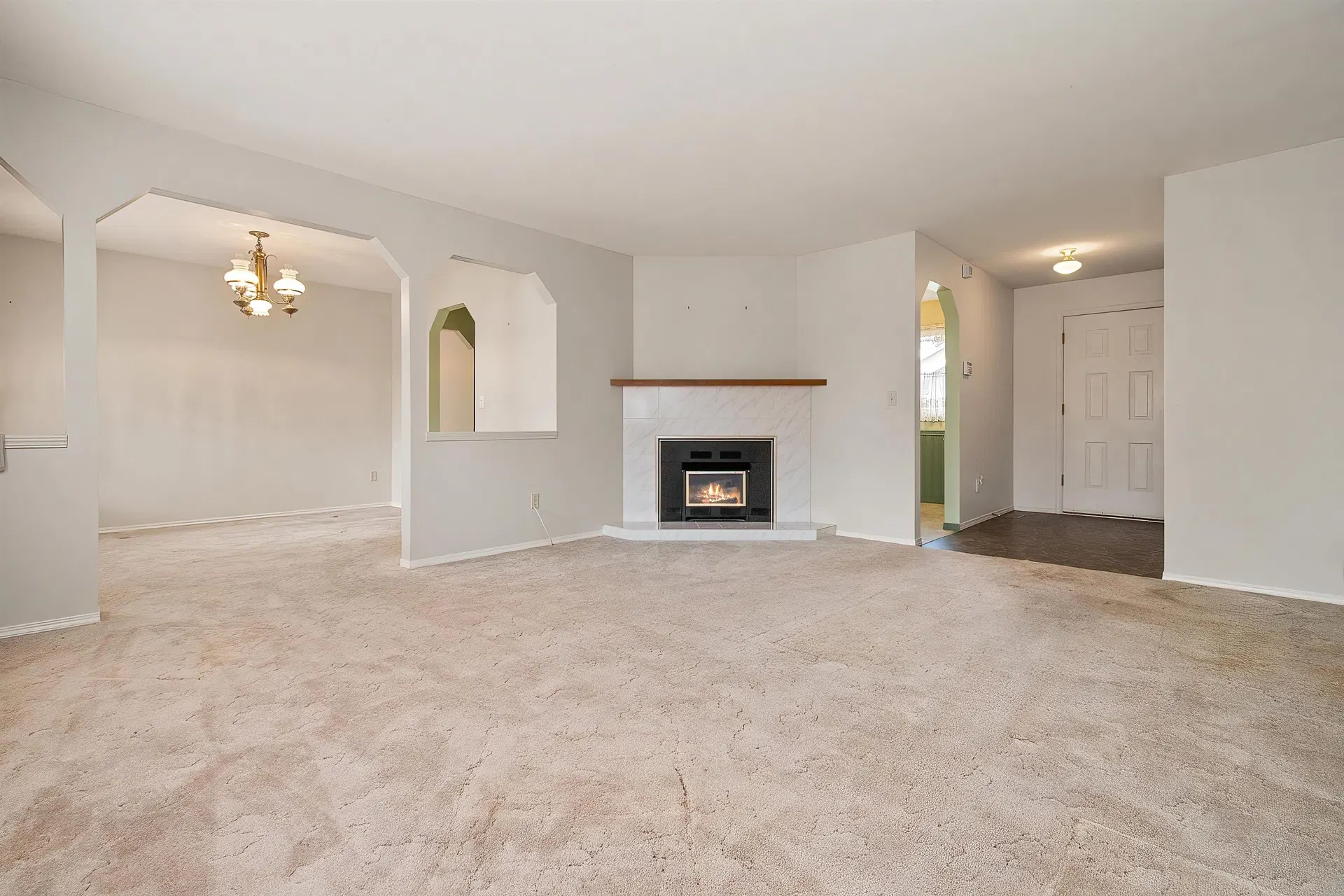 Photo 5 of 40 at 46634 Elliott Avenue