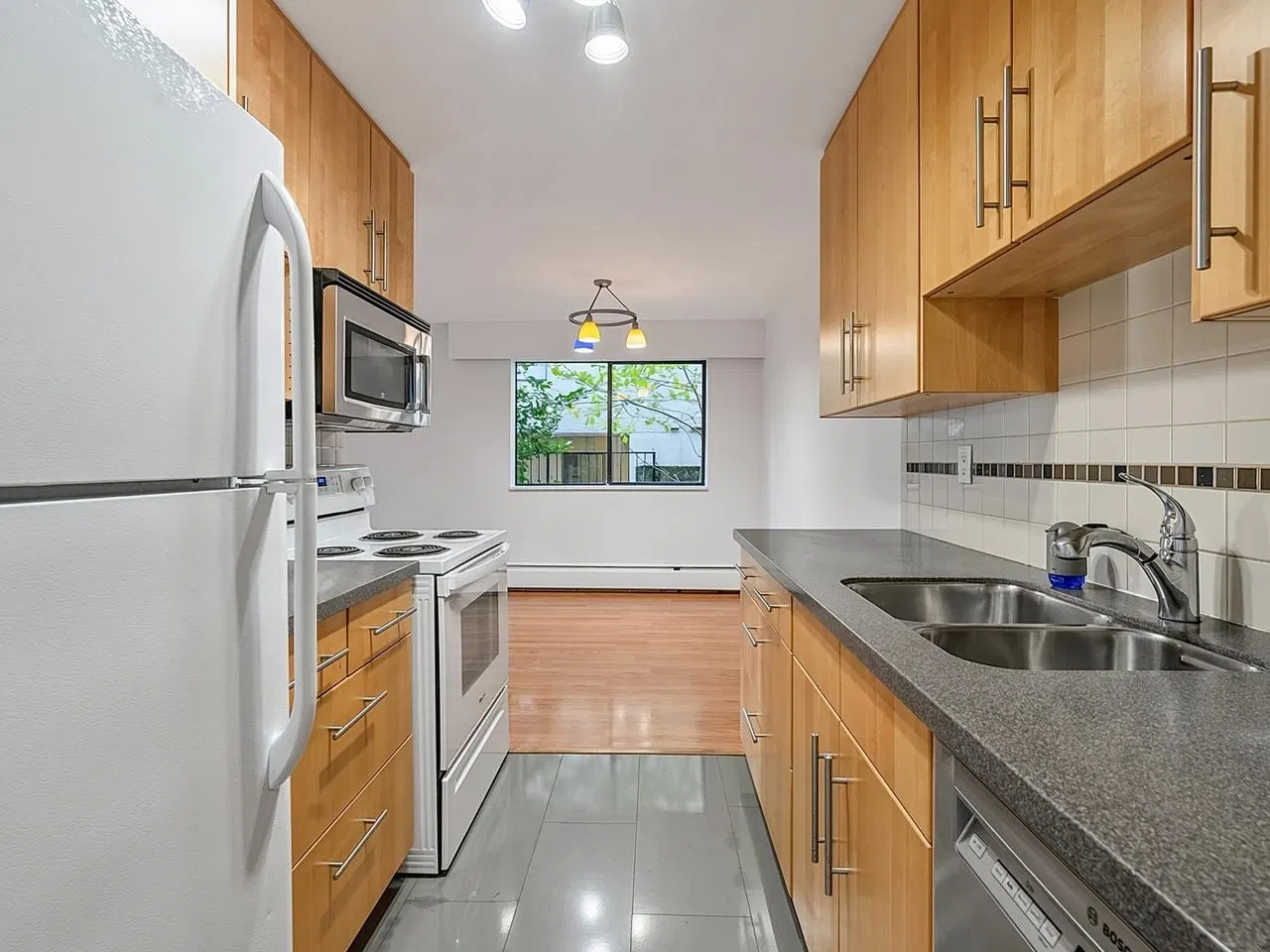 Photo 3 of 40 at #106 – 1844 W 7th Avenue