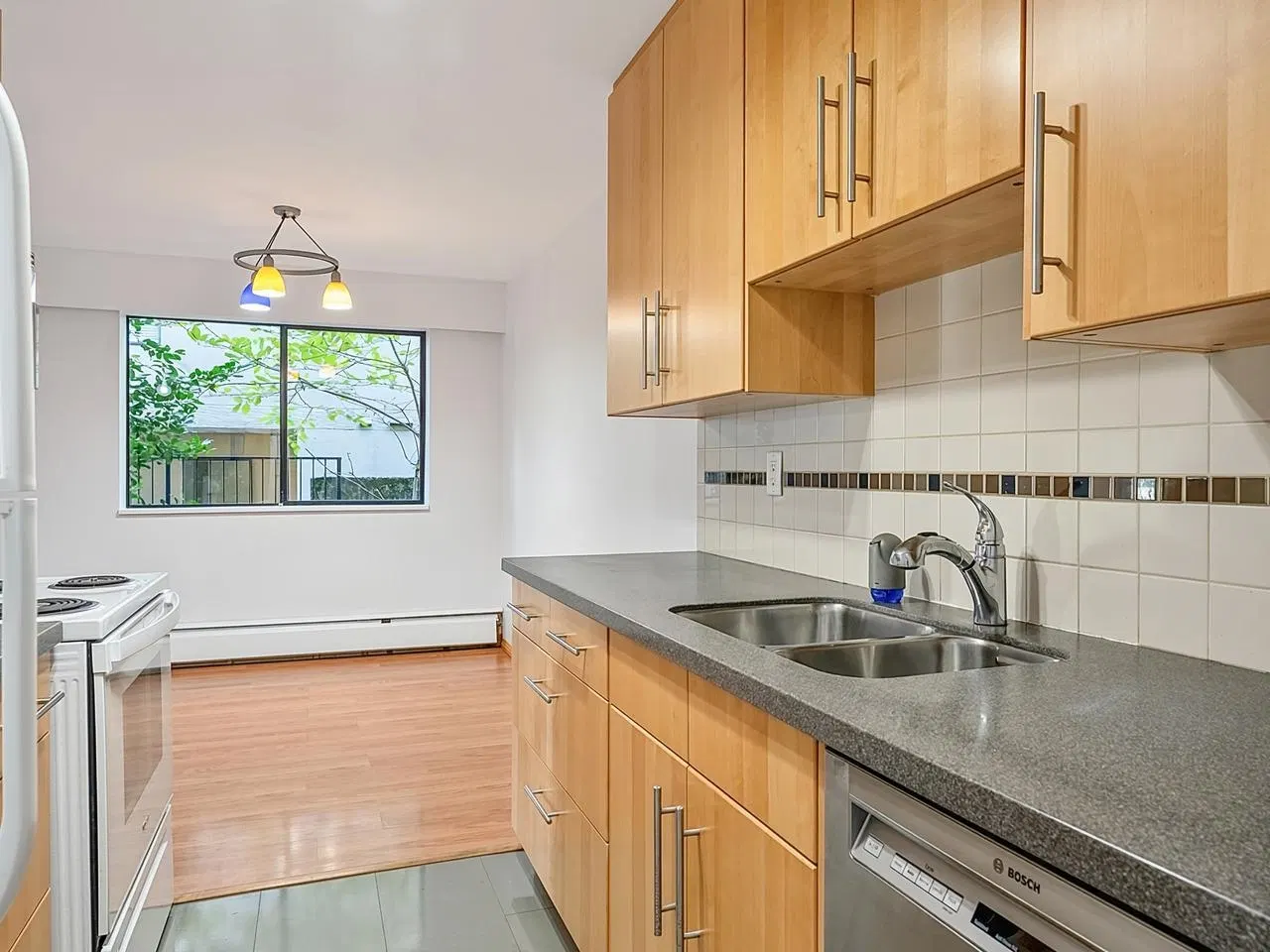 Photo 4 of 40 at #106 – 1844 W 7th Avenue