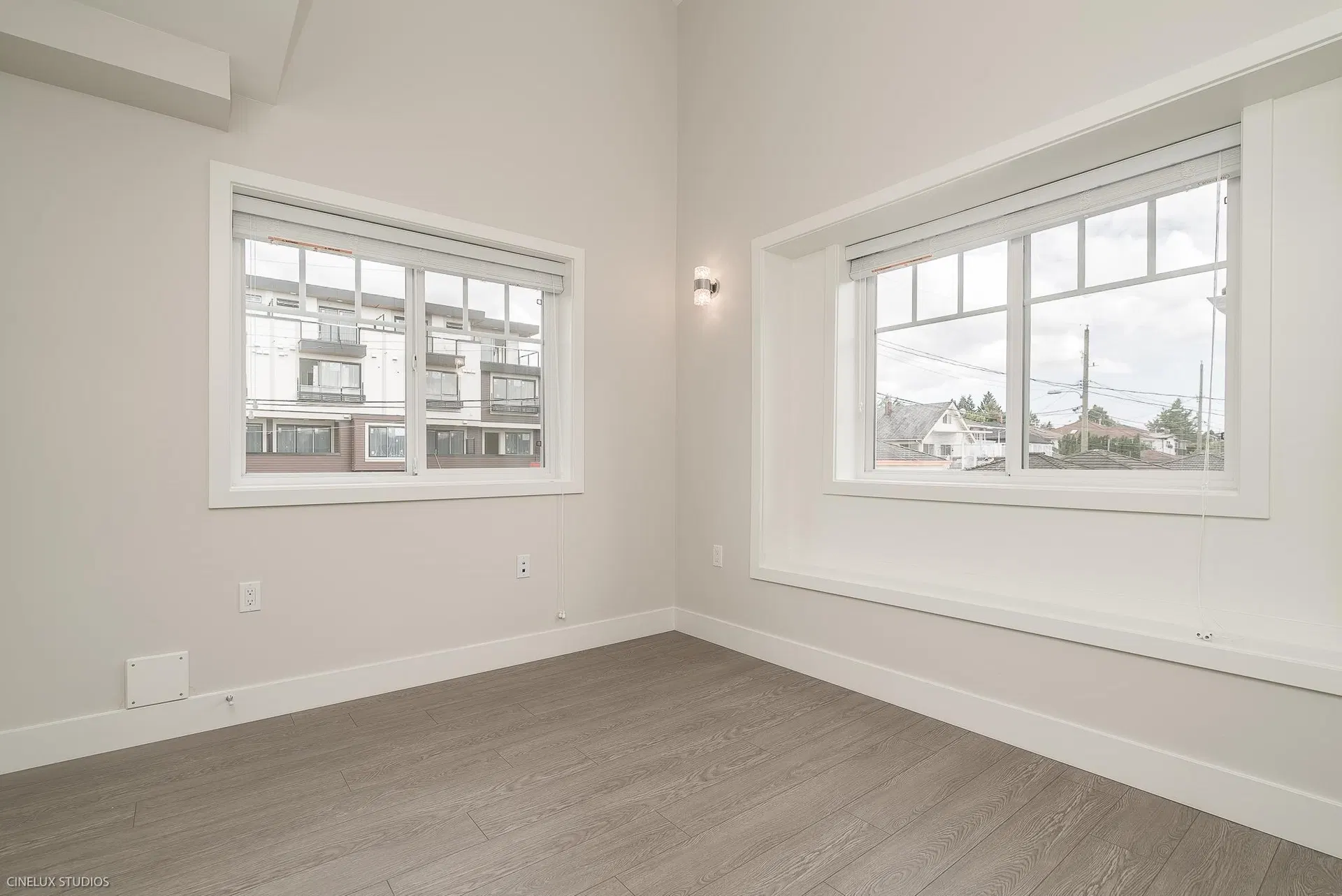 Photo 5 of 12 at 2368 E 34th Avenue