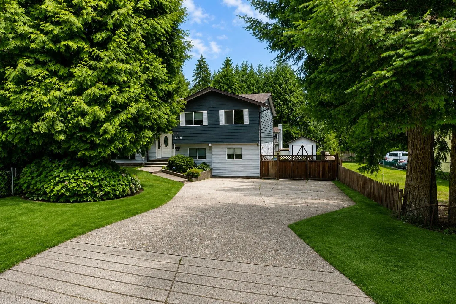 Photo 1 of 40 at 3370 Viewmount Drive