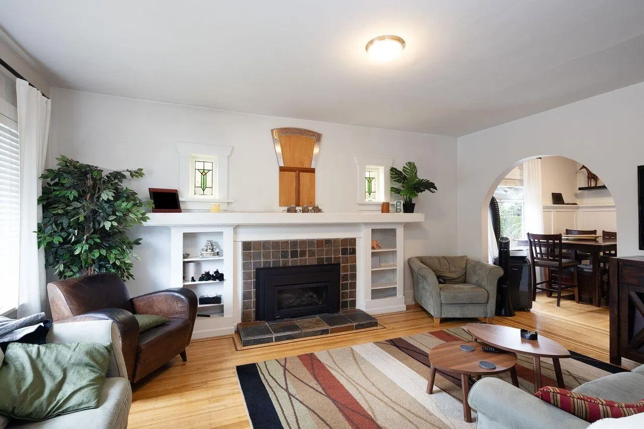 Photo 4 of 34 at 2078-88 Creelman Avenue