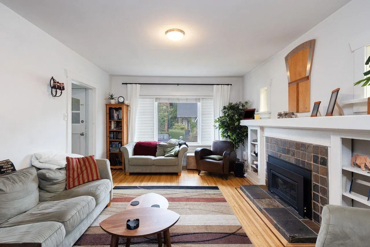 Photo 5 of 34 at 2078-88 Creelman Avenue