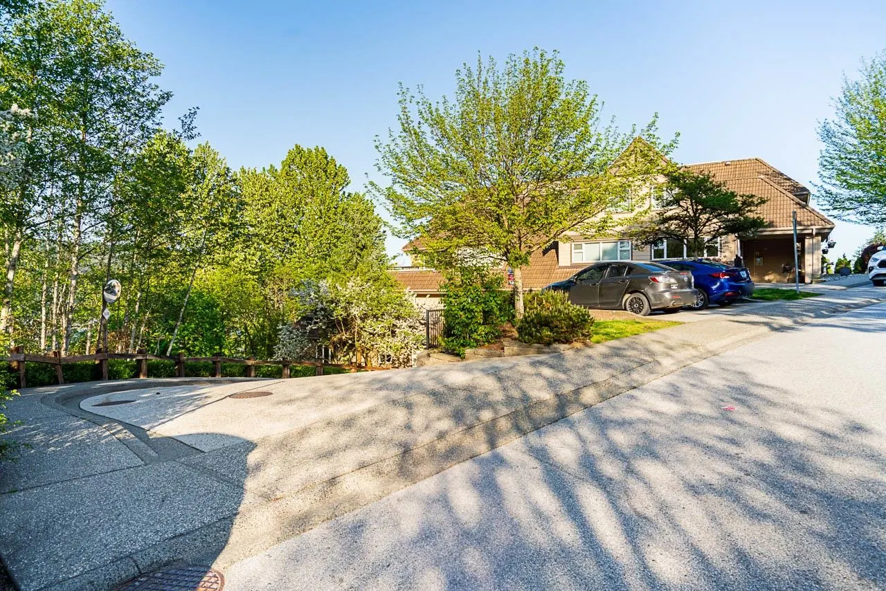 Photo 3 of 34 at #303 – 160 Shoreline Circle
