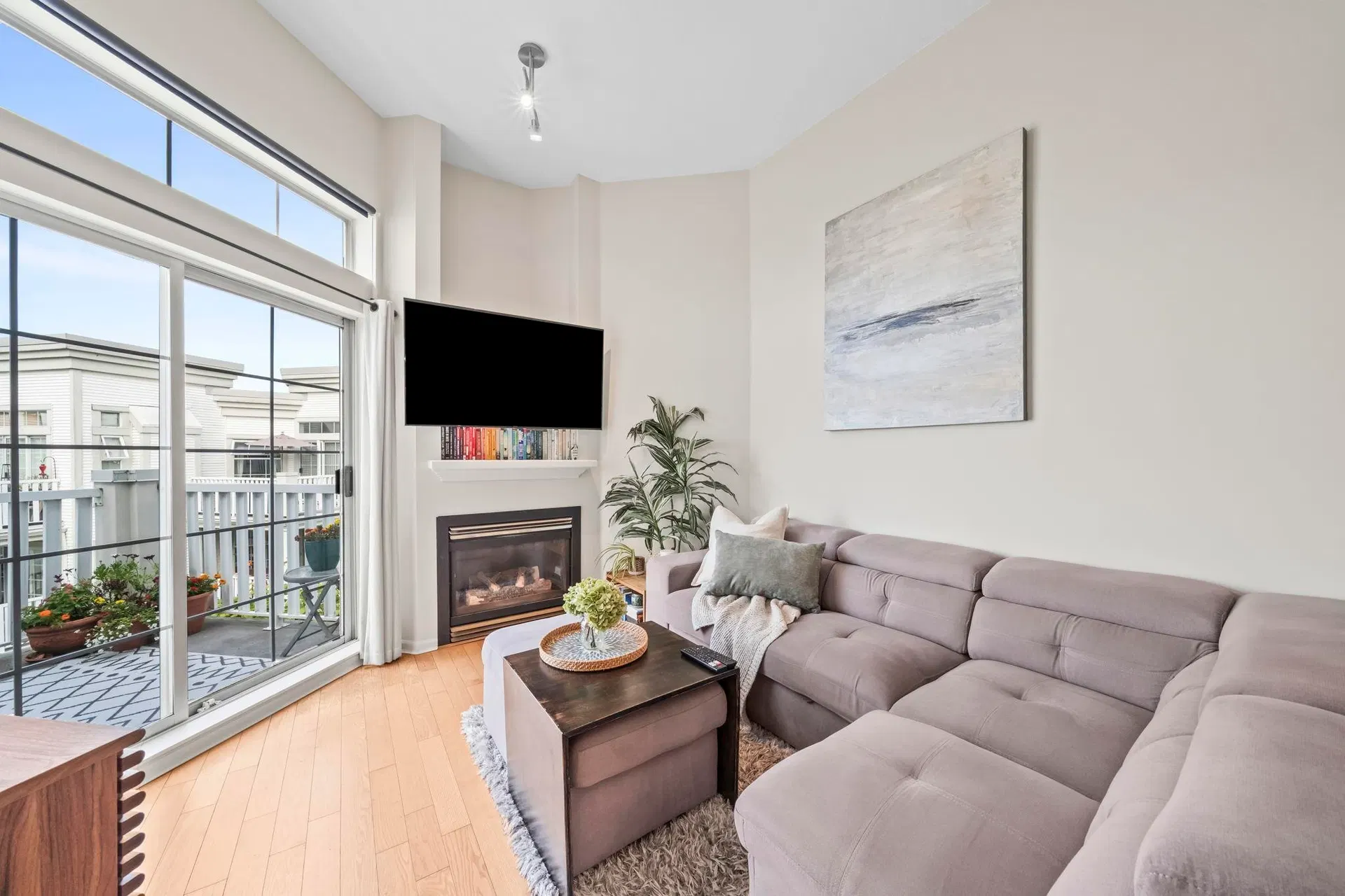 Photo 1 of 40 at #413 – 147 E 1st Street