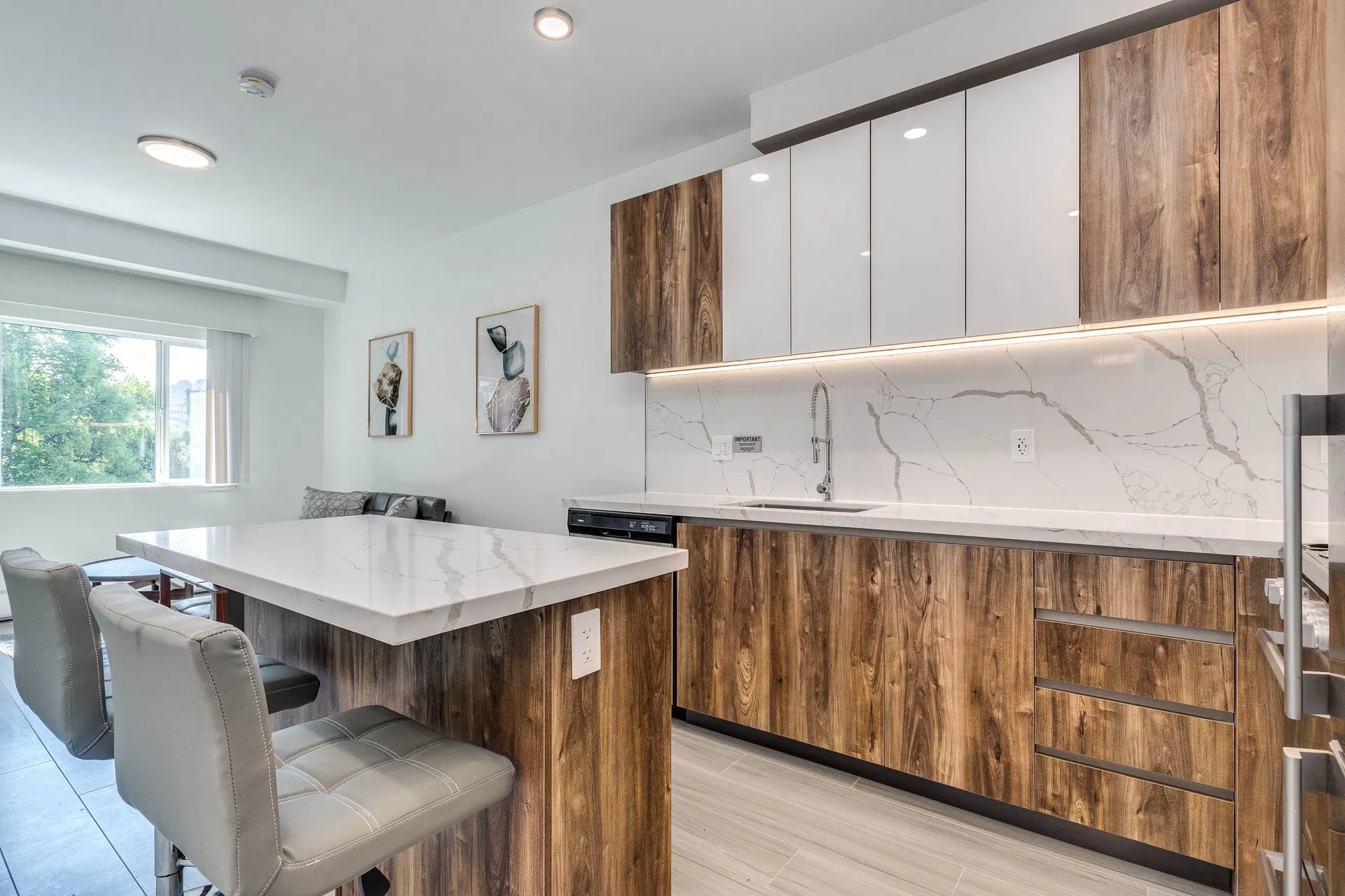 Photo 3 of 21 at #304 – 1168 Pendrell Street
